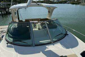2016 Sea Ray 350 Sundancer thumbnail 18
