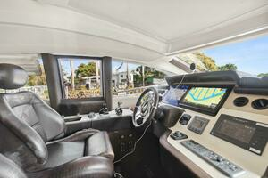 2013 Azimut 70 thumbnail 35