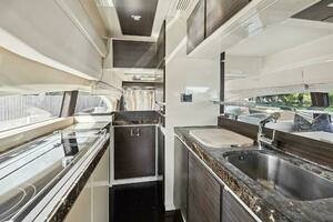 2013 Azimut 70 thumbnail 31