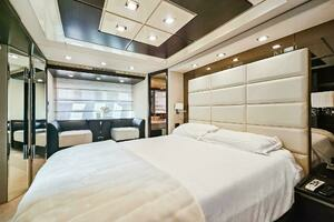 2013 Azimut 70 thumbnail 39