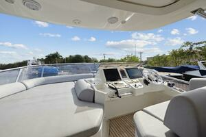 2013 Azimut 70 thumbnail 11