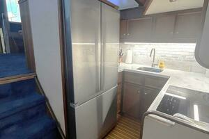 1981 Hatteras 48 Motoryacht thumbnail 11