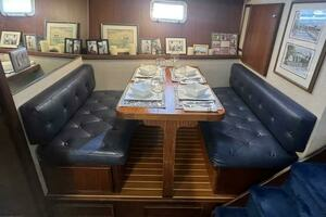 1981 Hatteras 48 Motoryacht thumbnail 13