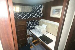 1981 Hatteras 48 Motoryacht thumbnail 16