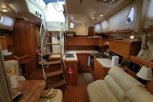 2002 Hunter 450 thumbnail 2