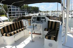 1965 Hatteras Motor Yacht thumbnail 9