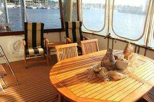 1965 Hatteras Motor Yacht thumbnail 12