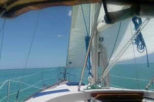 Chasin rsquo  Summer 37ft Irwin Yacht For Sale