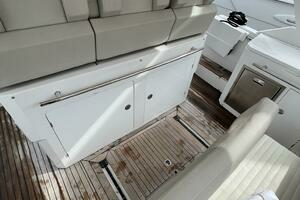  2018 Azimut Verve with Low Hours Yacht For Sale in Boca Raton FL
