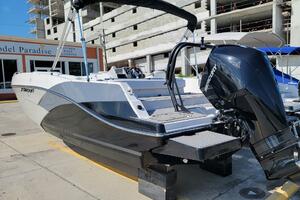 Photo 3894115 for 2023 Starcraft SVX 231 OB  