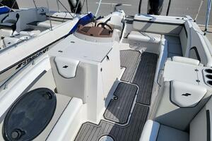 Photo 3894108 for 2023 Starcraft SVX 231 OB  