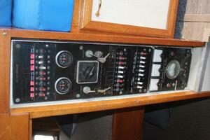37ft Striker Yacht For Sale
