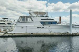1996 Hatteras 50' Sport Deck thumbnail 5