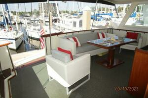 1986 Hatteras 63 CPMY thumbnail 30