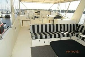 1986 Hatteras 63 CPMY thumbnail 13