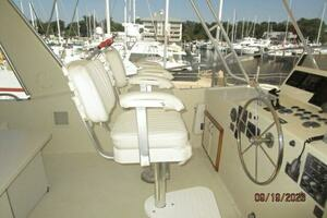 1986 Hatteras 63 CPMY thumbnail 15