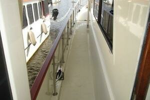 1986 Hatteras 63 CPMY thumbnail 10