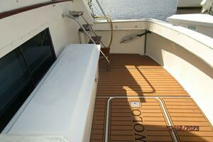 1986 Hatteras 63 CPMY thumbnail 28