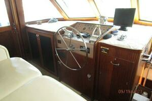 1986 Hatteras 63 CPMY thumbnail 44