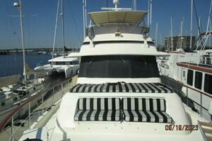 1986 Hatteras 63 CPMY thumbnail 6
