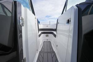 Photo 3970705 for 2021 Monterey 255 SS  