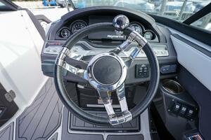 Photo 3970702 for 2021 Monterey 255 SS  