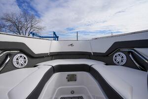 Photo 3970706 for 2021 Monterey 255 SS  