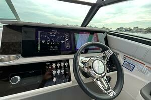 2021 320 Sundancer - Moor To Sea - Helm