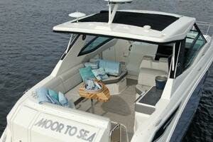 2021 320 Sundancer - Moor To Sea