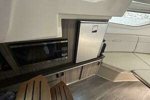 2021 320 Sundancer - Moor To Sea - Galley