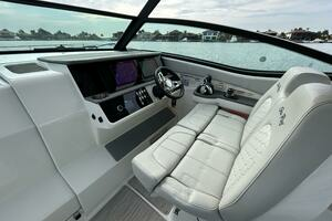 2021 320 Sundancer - Moor To Sea - Helm