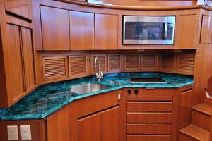 Photo 3922674 for 1996 President 58 Motor Yacht  