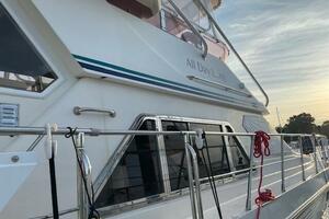 Photo 3922714 for 1996 President 58 Motor Yacht  