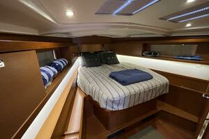 2017 Beneteau Oceanis 45 thumbnail 39