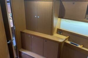 2017 Beneteau Oceanis 45 thumbnail 42