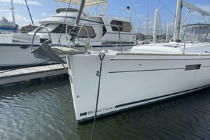 2017 Beneteau Oceanis 45 thumbnail 2