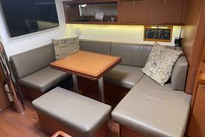 2017 Beneteau Oceanis 45 thumbnail 33