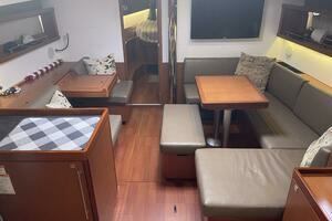 2017 Beneteau Oceanis 45 thumbnail 32