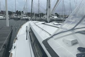 2017 Beneteau Oceanis 45 thumbnail 8
