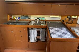 2017 Beneteau Oceanis 45 thumbnail 37