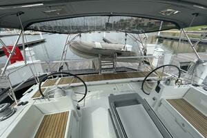 2017 Beneteau Oceanis 45 thumbnail 18