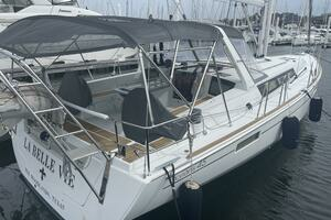 2017 Beneteau Oceanis 45 thumbnail 7