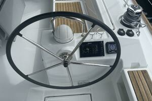 2017 Beneteau Oceanis 45 thumbnail 21