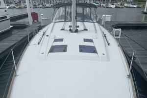 2017 Beneteau Oceanis 45 thumbnail 10