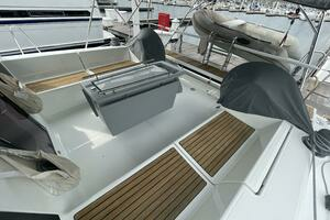 2017 Beneteau Oceanis 45 thumbnail 17