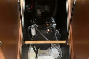 2017 Beneteau Oceanis 45 thumbnail 49