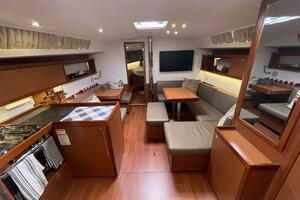2017 Beneteau Oceanis 45 thumbnail 30