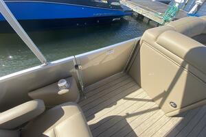 Photo 3929887 for 2022 Starcraft CX 25R  