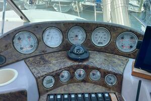 32ft Rinker Yacht For Sale