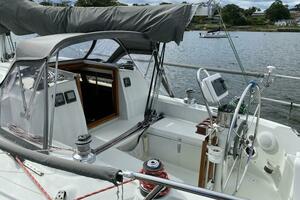 QUALITY TIME 33ft C amp C Yacht For Sale